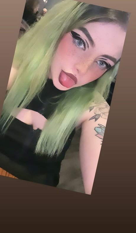 Nahá fotka uniklých OnlyFans od Spitwicked