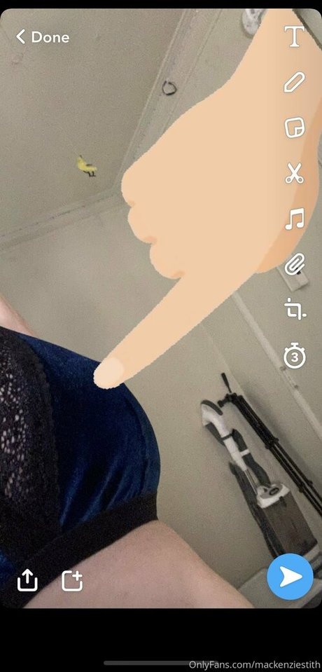 Alasti lekkinud OnlyFans-i pilt Mackenziestith