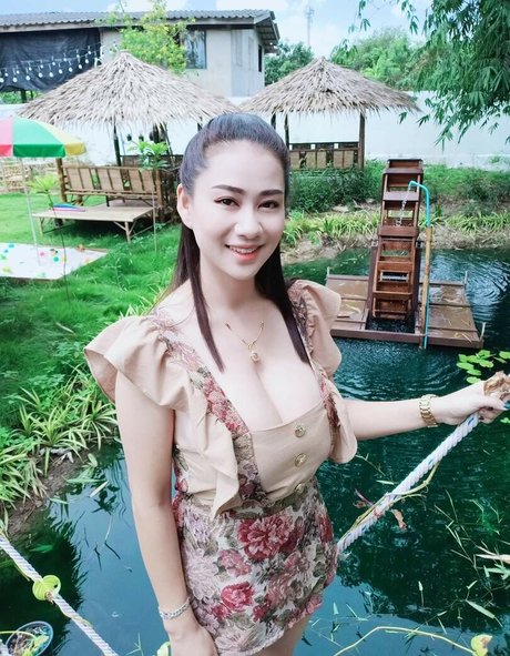Naken lekkede OnlyFans-bilde av Saowalak Saifak