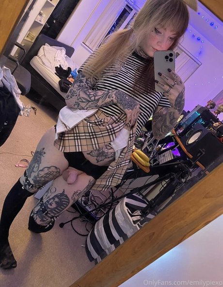 Nahá fotka uniklých OnlyFans od Emilypiexo