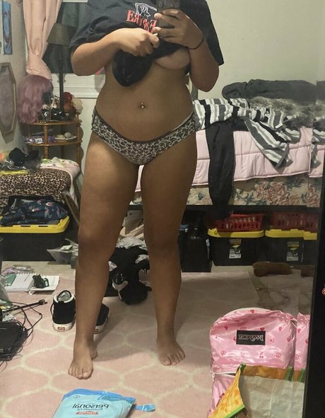Naken lekkede OnlyFans-bilde av Dillxxx
