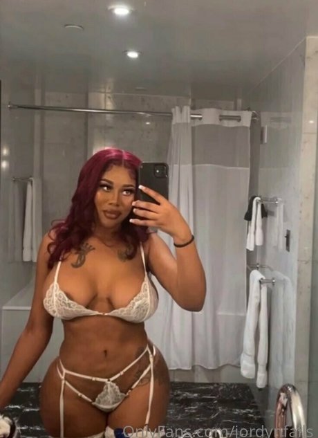 Foto di nudo di fuga di OnlyFans di Jordynfalls