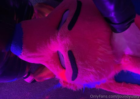 Alaston vuotanut OnlyFans-kuva Joundyusky