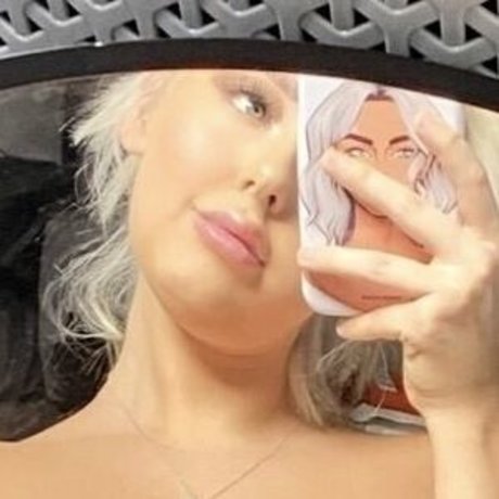 Naken läckt OnlyFans-bild av Charldyson