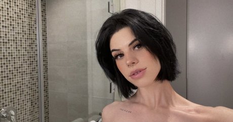 Naken lekkede OnlyFans-bilde av Ellathrasher