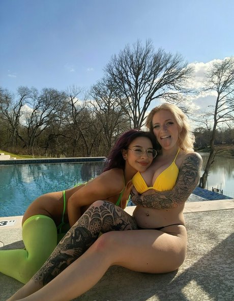 Nahá fotka uniklých OnlyFans od Selkiesmooth