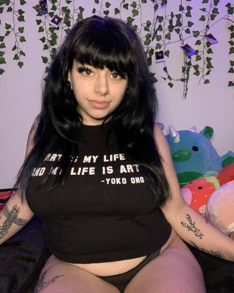 Naken lekkede OnlyFans-bilde av Lunagh0ul