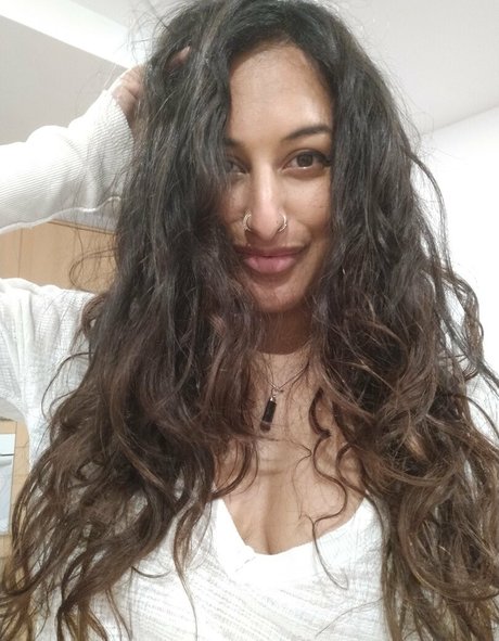 Nahá fotka uniklých OnlyFans od Kali Sudhra