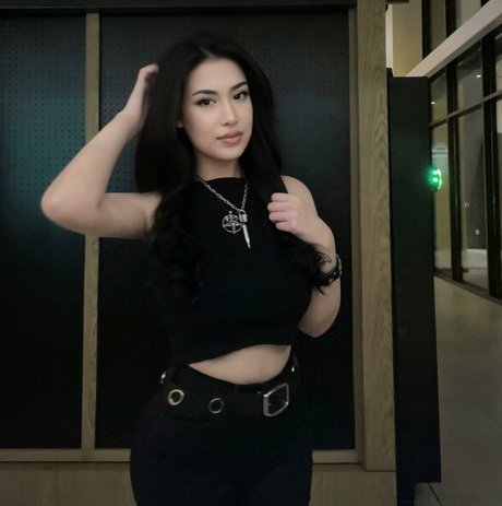 Naken lekkede OnlyFans-bilde av Angelinahope