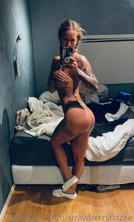 Strawberry  nude leaked OnlyFans photo