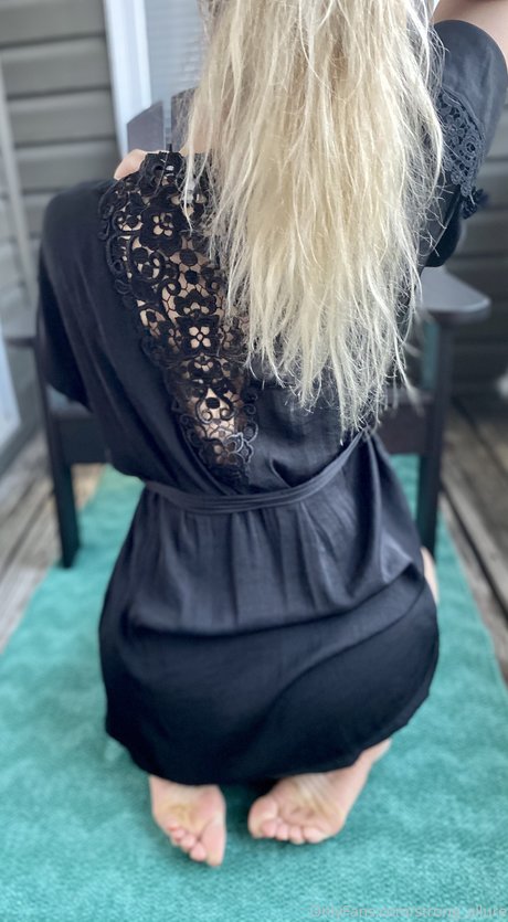 Nahá fotka uniklých OnlyFans od Strong Allure