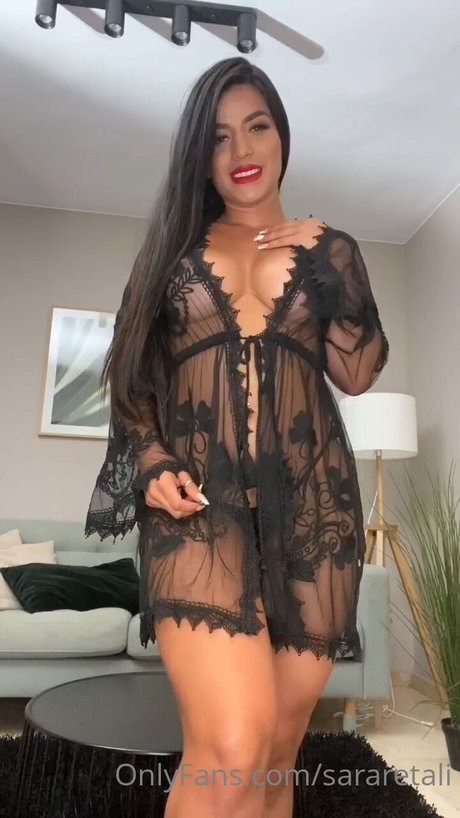 Naakte gelekte OnlyFans-foto van Sara Retali