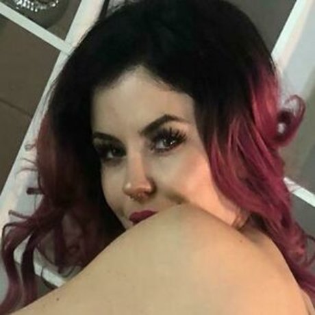 Naken läckt OnlyFans-bild av Aemelia Fox