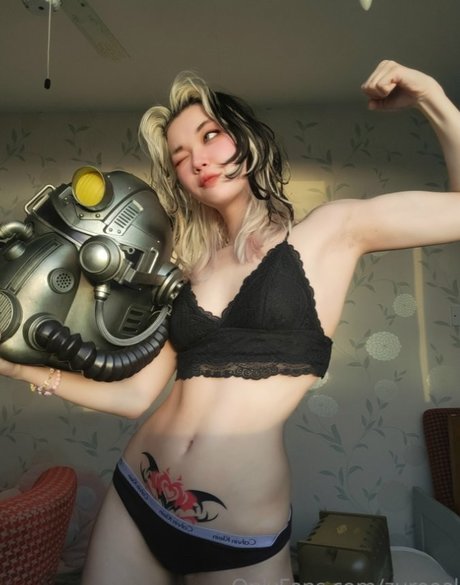Nahá fotka uniklých OnlyFans od Zureeal