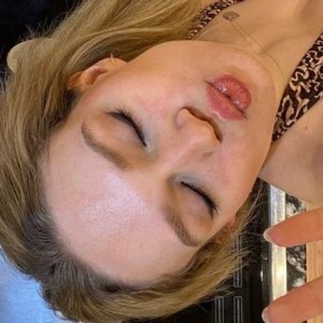 Naken läckt OnlyFans-bild av Sapphire Upshall