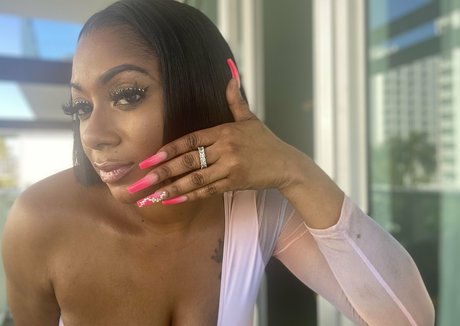 Naken läckt OnlyFans-bild av Therealchanellealicia