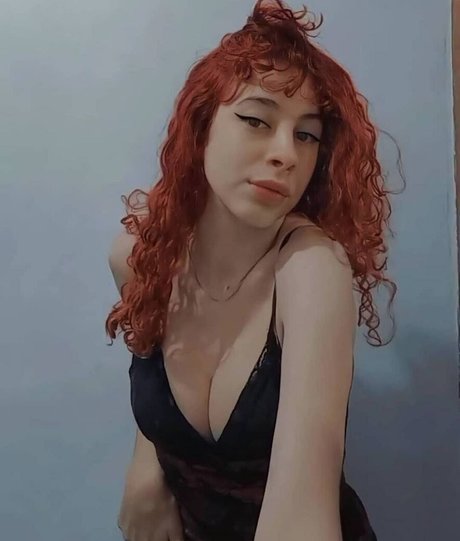 Photo nue de fuite OnlyFans de Claudinhaisabella
