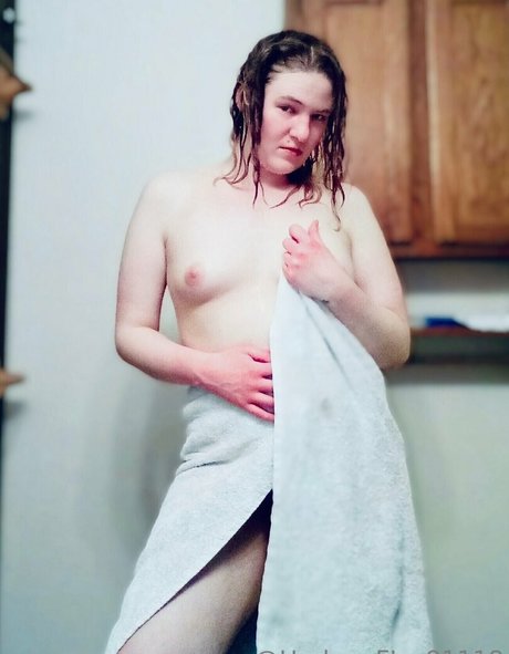 Nahá fotka uniklých OnlyFans od Harleenivy