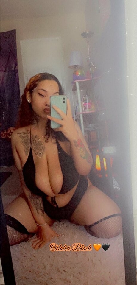 Naken lekkede OnlyFans-bilde av Octoberblack23