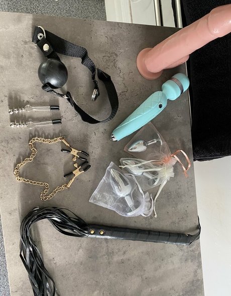 Alasti lekkinud OnlyFans-i pilt Unleashedbee