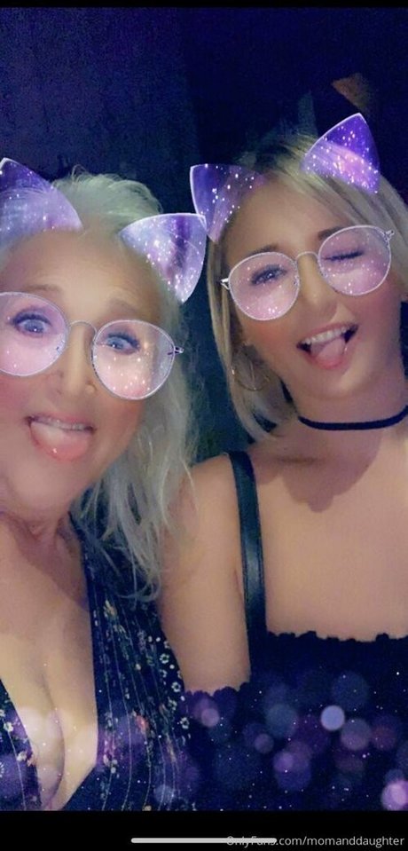 Momanddaughter