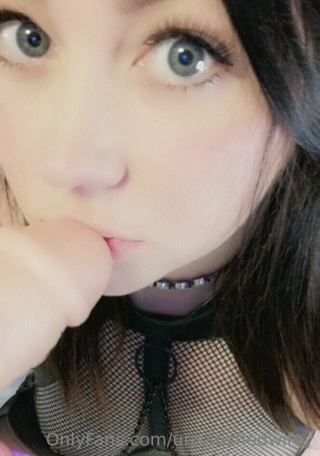 Naken läckt OnlyFans-bild av Unsatisfiedwifey