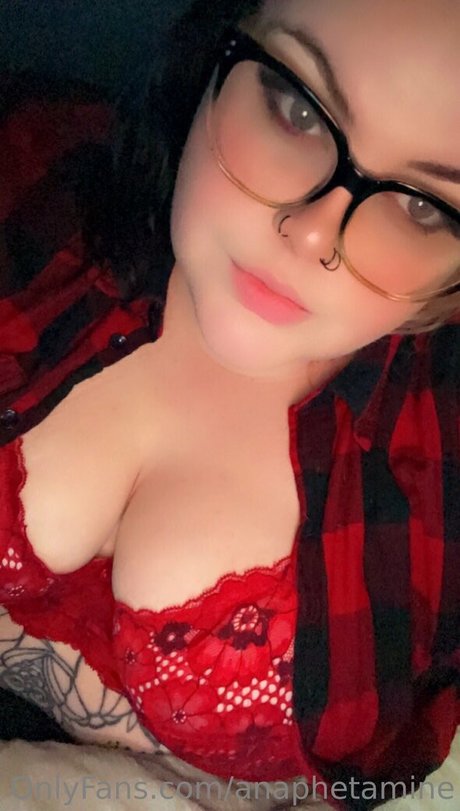 Naken läckt OnlyFans-bild av Anaphetamine