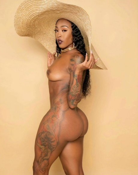 Nahá fotka uniklých OnlyFans od Nikita Knight