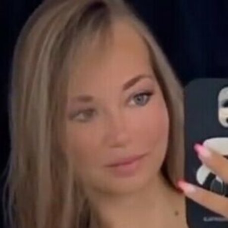 Nahá fotka uniklých OnlyFans od Masa Iva Nusa