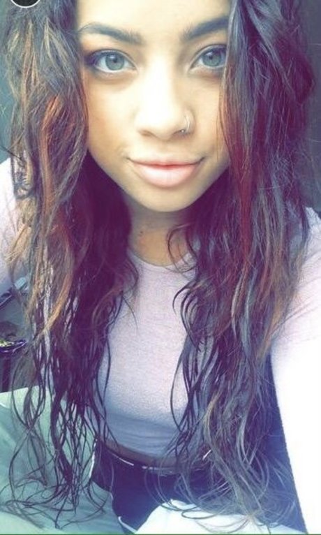 Kiana Lede