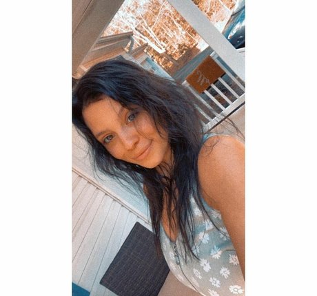 Nahá fotka uniklých OnlyFans od Kaylee Burnett