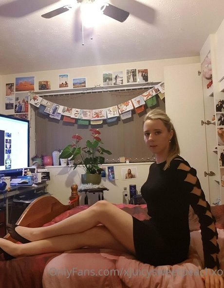 Nahá fotka uniklých OnlyFans od Xjuicysweetpeachxo