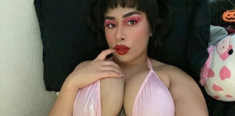 Naken läckt OnlyFans-bild av Brattthunnneyyy888