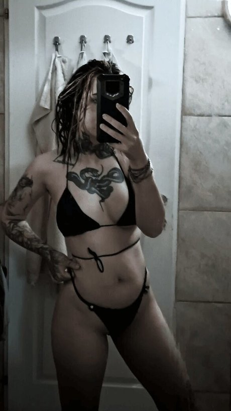 Nahá fotka uniklých OnlyFans od Satana 7