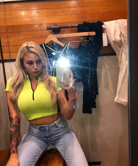Nahá fotka uniklých OnlyFans od Andelika