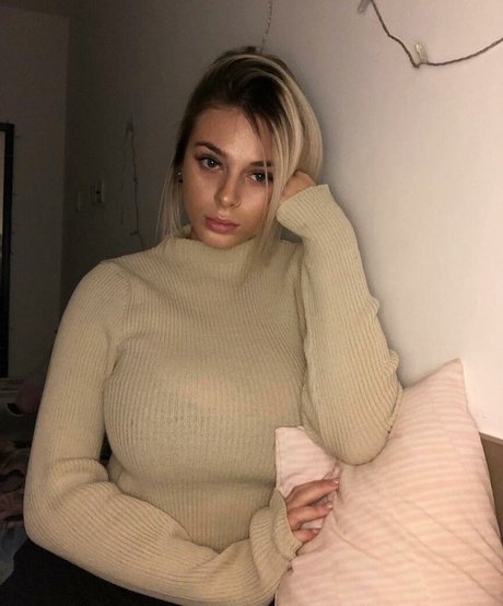 Nahá fotka uniklých OnlyFans od Andelika