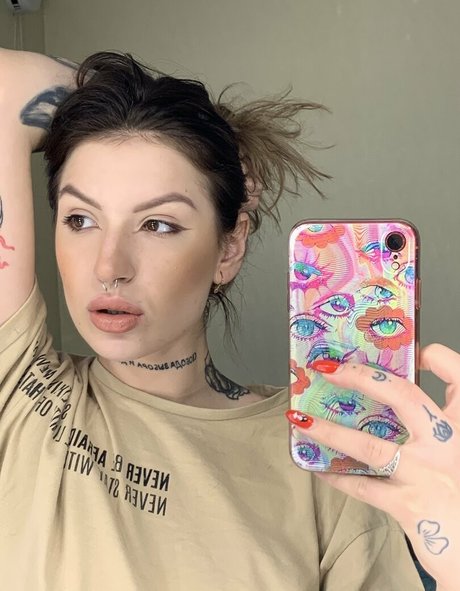 Nahá fotka uniklých OnlyFans od Steishaginnes