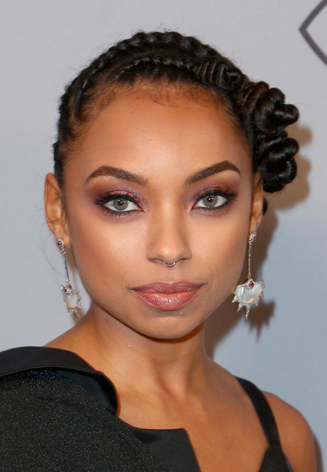 Nahá fotka uniklých OnlyFans od Logan Browning