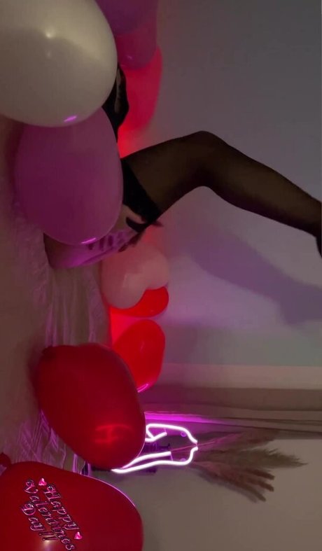 Alaston vuotanut OnlyFans-kuva Nesxs