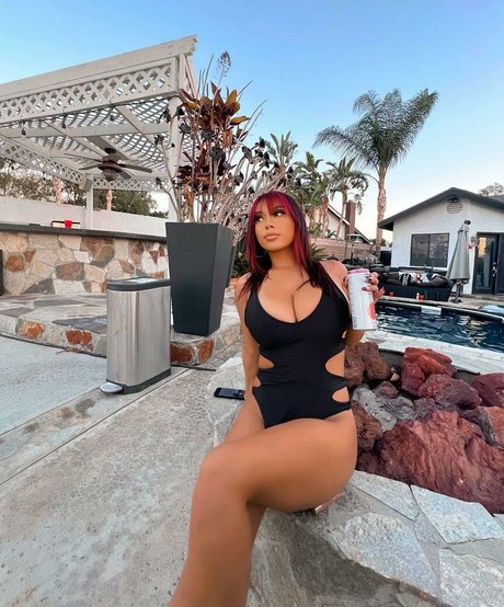 Nahá fotka uniklých OnlyFans od Thestarvasquez