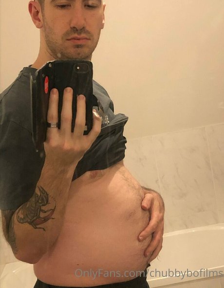 Foto nua vazada do OnlyFans de Chubbybofilms