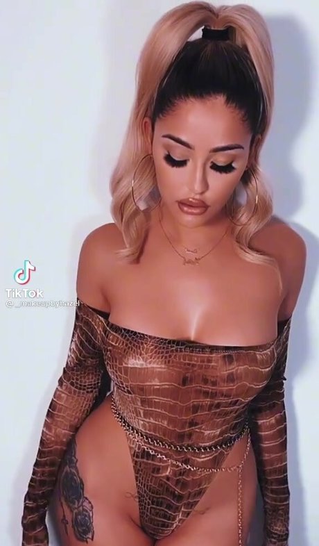 Nahá fotka uniklých OnlyFans od Renee Estella