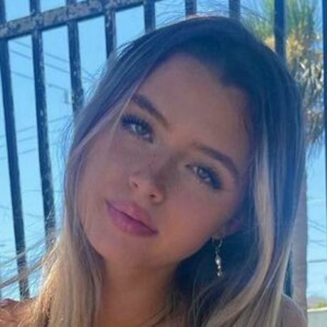 Nahá fotka uniklých OnlyFans od Ainsley Weber