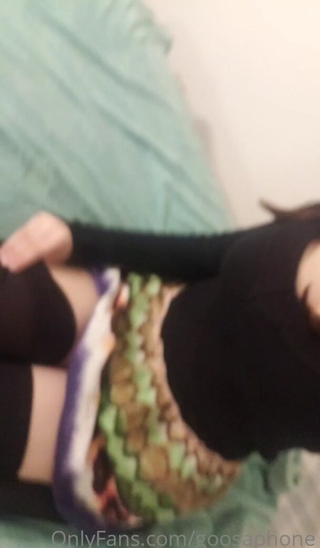 Alasti lekkinud OnlyFans-i pilt Goosaphone