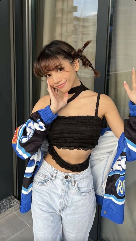 Nahá fotka uniklých OnlyFans od Eevee Enara
