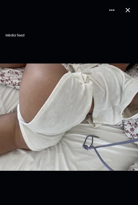 Naken lekkede OnlyFans-bilde av Juliebrtn