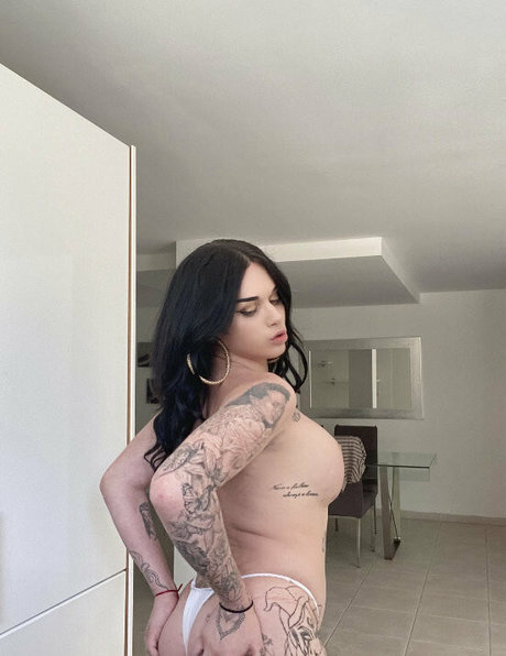 Thequeenoficial OnlyFans 유출 누드 사진