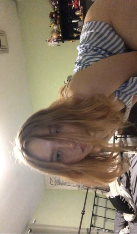 Nahá fotka uniklých OnlyFans od Lamblet