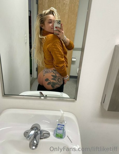 Обнаженная фотография утечки OnlyFans от Liftliketiff
