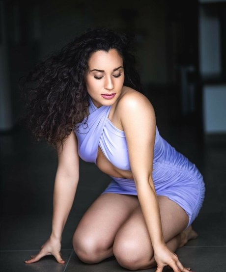 Naken läckt OnlyFans-bild av Smallcurlyfry